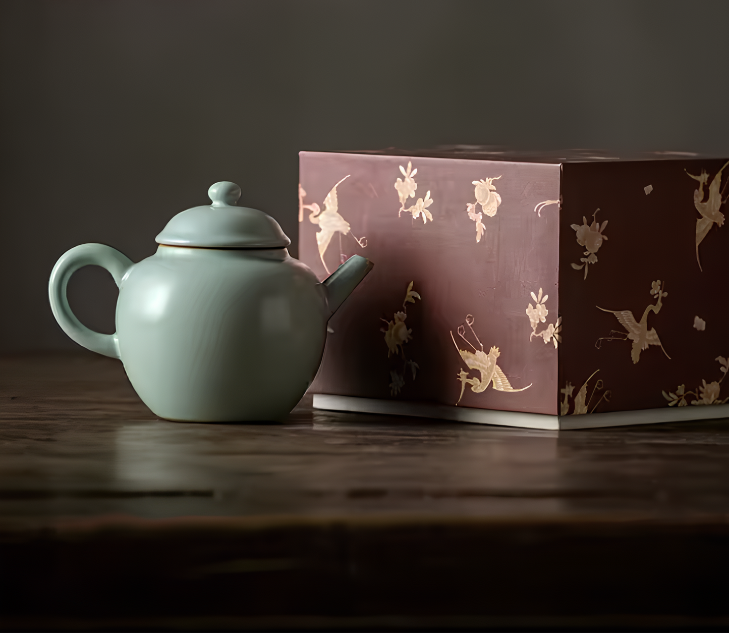 Czajnik porcelanowy w stylu Ru