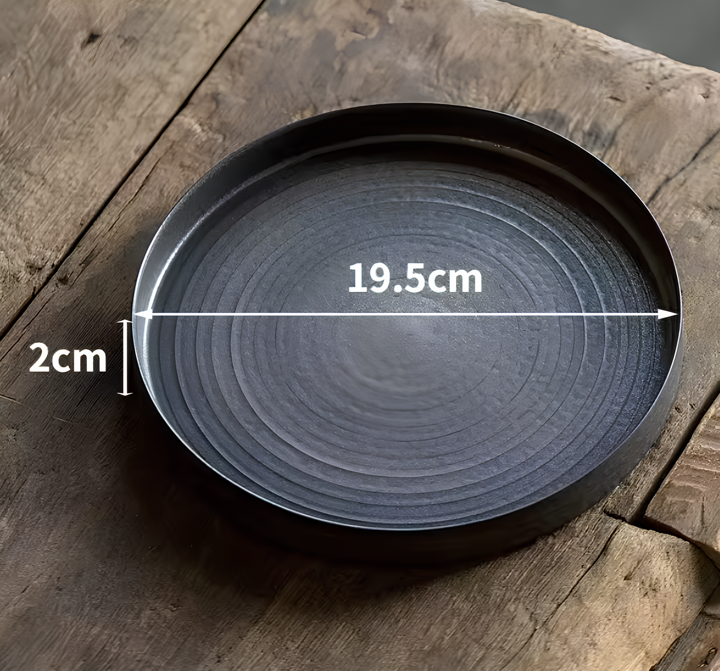 Okrągły ceramiczny podstawek z żelazistą glazurą