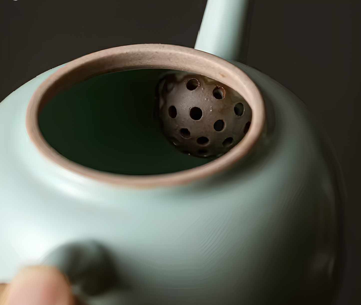 Czajnik porcelanowy w stylu Ru