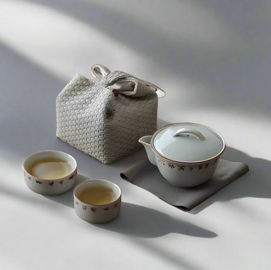 Podróżny zestaw kung-fu z malowaną ceramiką