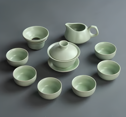 Duży ceramiczny zestaw do herbaty