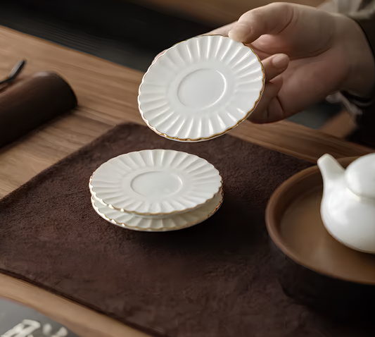 Podstawka z białego porcelanowego „nefrytu” - 2 szt.
