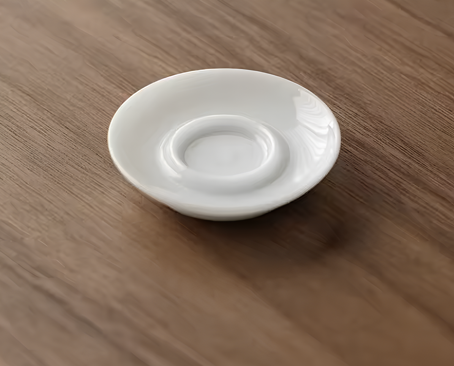 Biała porcelanowa podstawka